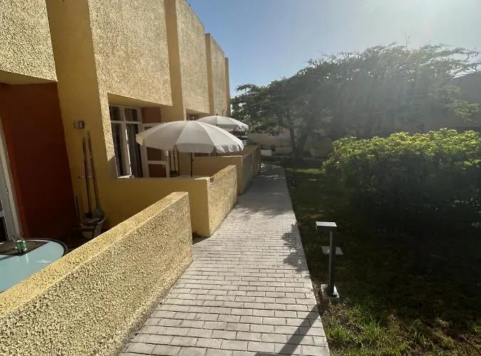 El Cortijo Bungallows * 美洲海滩